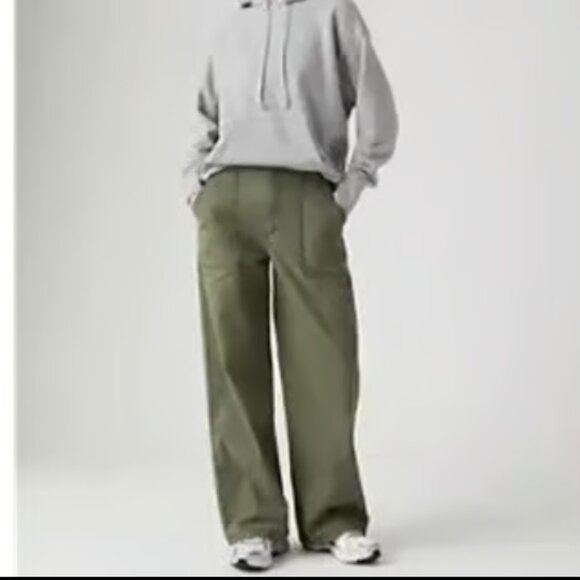 LEVI'S LEVIS SURPLUS STRAIGHT MILITARY OLIVE GREEN SLOUCHY CARGO PANT NWT $98 29 - Picture 4 of 11